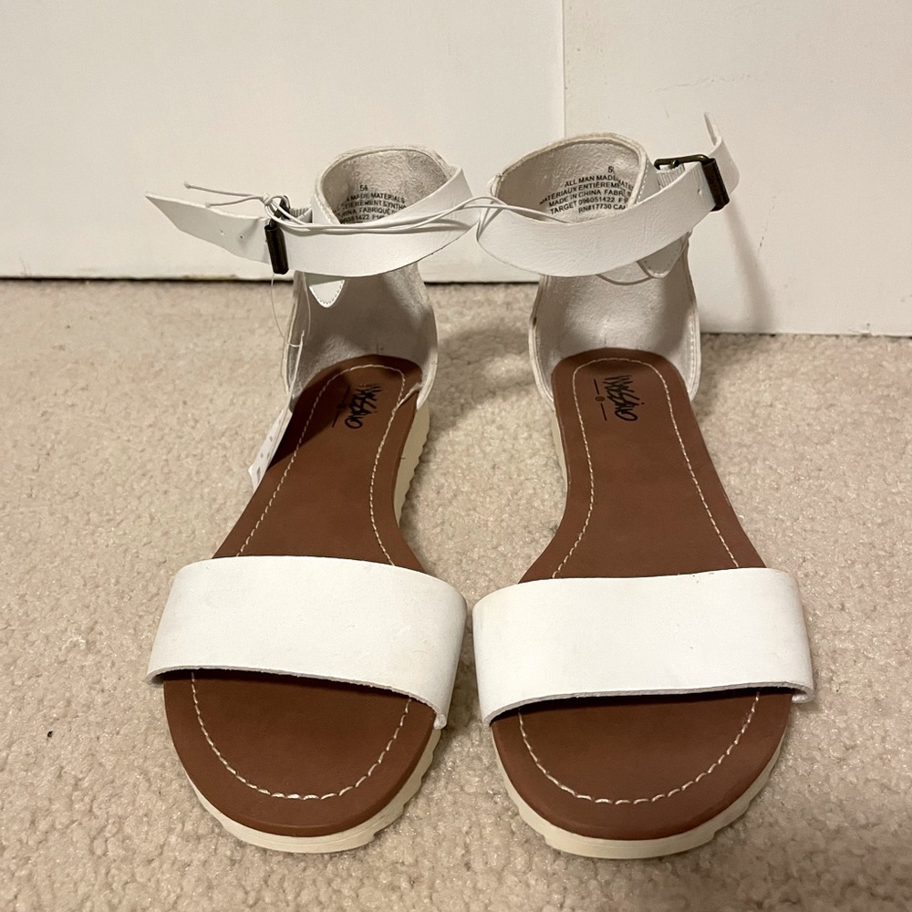 BNWT Mossimo Sandals